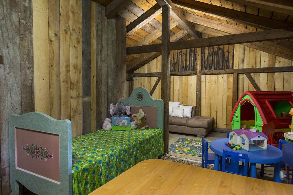 Forest Chalet, 15 Min To Salzburg Olt Town, And Most Beautiful Lakes, Secluded Location, 1,000 Sqm Garden, Mountainview, Panorama Sauna, Bath Whirlpool, Bbq&Bikes&Sunbeds For Free, Up To 10 P Голлінг-ан-дер-Зальцах Номер фото