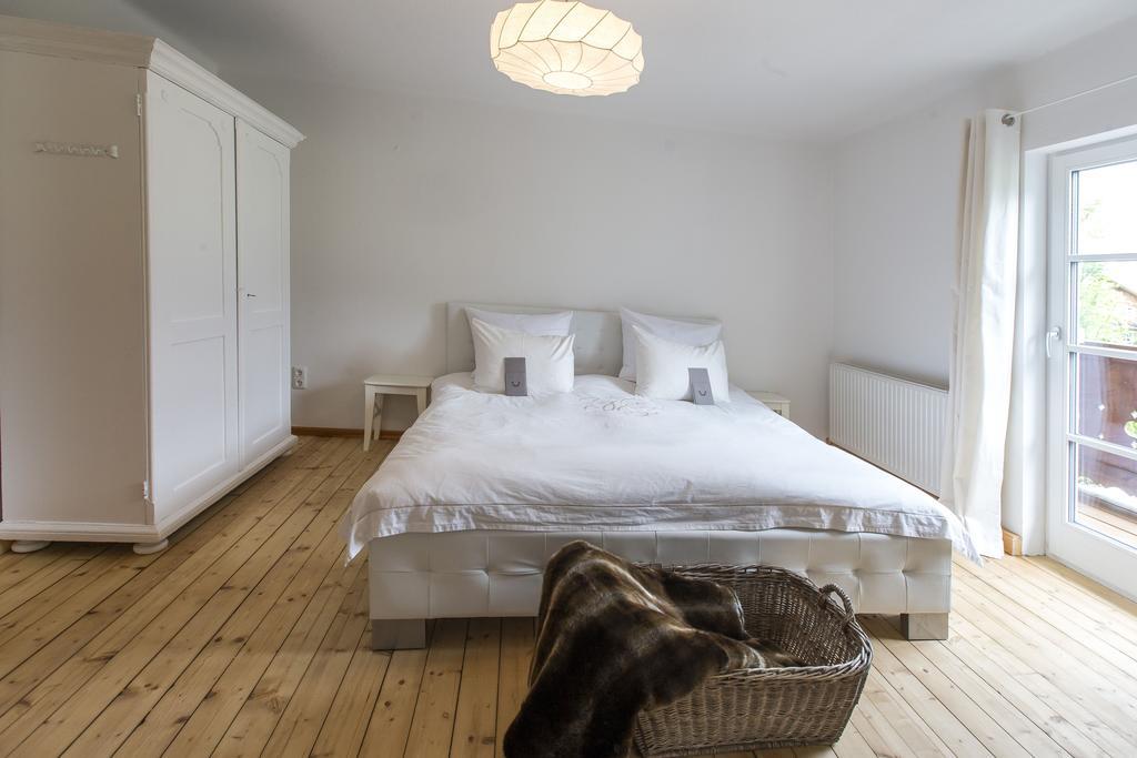 Forest Chalet, 15 Min To Salzburg Olt Town, And Most Beautiful Lakes, Secluded Location, 1,000 Sqm Garden, Mountainview, Panorama Sauna, Bath Whirlpool, Bbq&Bikes&Sunbeds For Free, Up To 10 P Голлінг-ан-дер-Зальцах Номер фото
