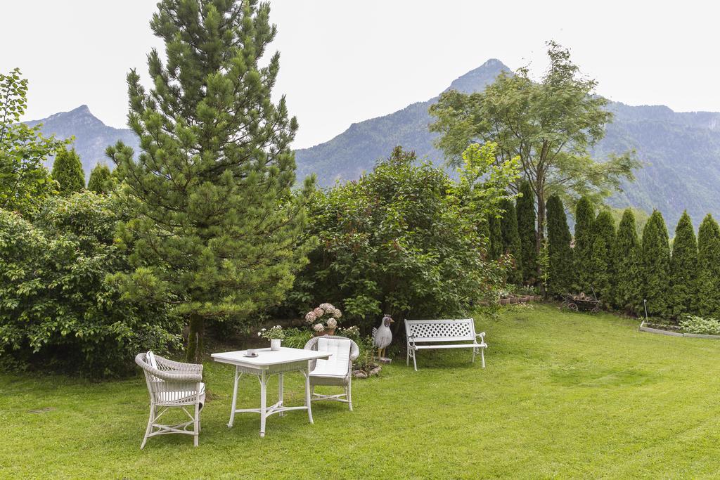 Forest Chalet, 15 Min To Salzburg Olt Town, And Most Beautiful Lakes, Secluded Location, 1,000 Sqm Garden, Mountainview, Panorama Sauna, Bath Whirlpool, Bbq&Bikes&Sunbeds For Free, Up To 10 P Голлінг-ан-дер-Зальцах Екстер'єр фото