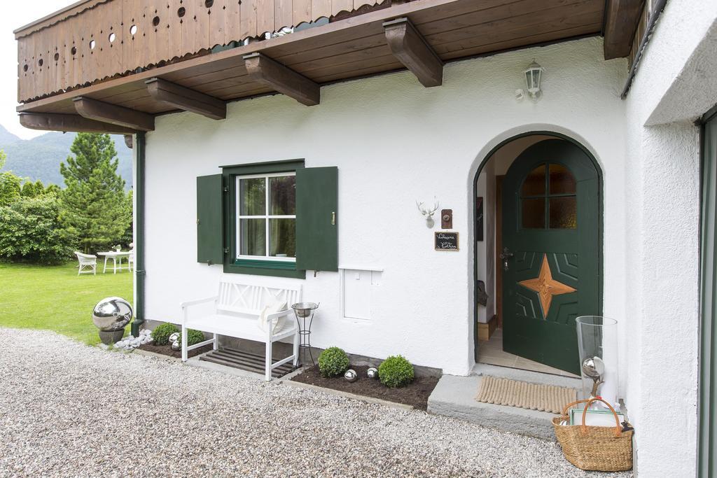 Forest Chalet, 15 Min To Salzburg Olt Town, And Most Beautiful Lakes, Secluded Location, 1,000 Sqm Garden, Mountainview, Panorama Sauna, Bath Whirlpool, Bbq&Bikes&Sunbeds For Free, Up To 10 P Голлінг-ан-дер-Зальцах Екстер'єр фото