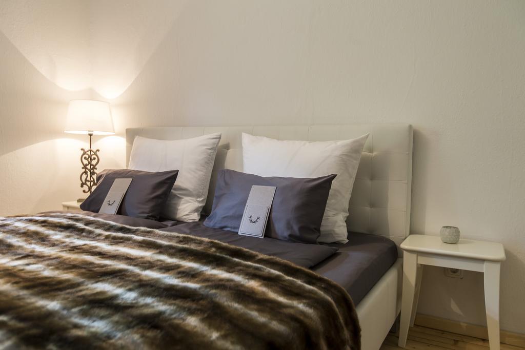Forest Chalet, 15 Min To Salzburg Olt Town, And Most Beautiful Lakes, Secluded Location, 1,000 Sqm Garden, Mountainview, Panorama Sauna, Bath Whirlpool, Bbq&Bikes&Sunbeds For Free, Up To 10 P Голлінг-ан-дер-Зальцах Номер фото