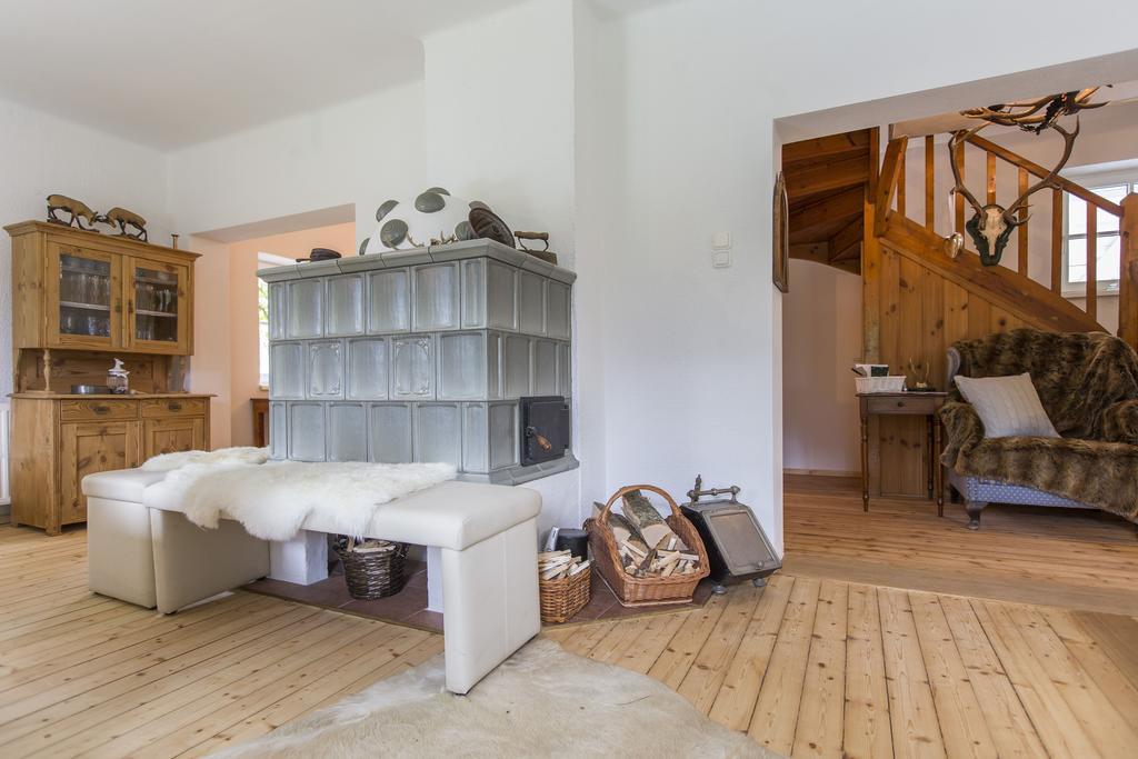 Forest Chalet, 15 Min To Salzburg Olt Town, And Most Beautiful Lakes, Secluded Location, 1,000 Sqm Garden, Mountainview, Panorama Sauna, Bath Whirlpool, Bbq&Bikes&Sunbeds For Free, Up To 10 P Голлінг-ан-дер-Зальцах Номер фото