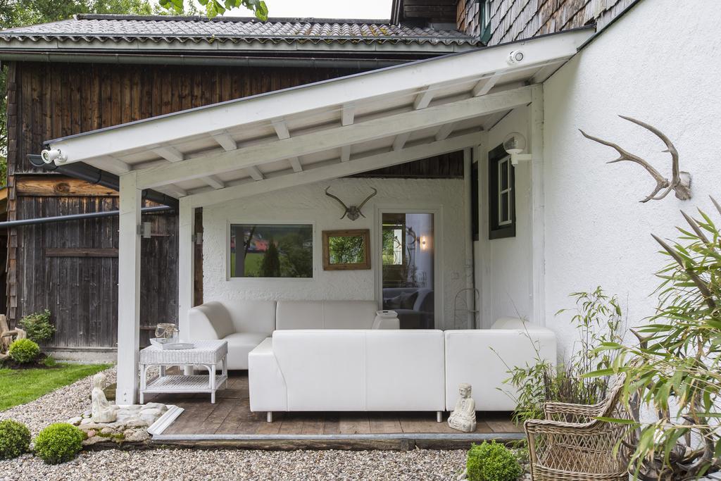 Forest Chalet, 15 Min To Salzburg Olt Town, And Most Beautiful Lakes, Secluded Location, 1,000 Sqm Garden, Mountainview, Panorama Sauna, Bath Whirlpool, Bbq&Bikes&Sunbeds For Free, Up To 10 P Голлінг-ан-дер-Зальцах Номер фото