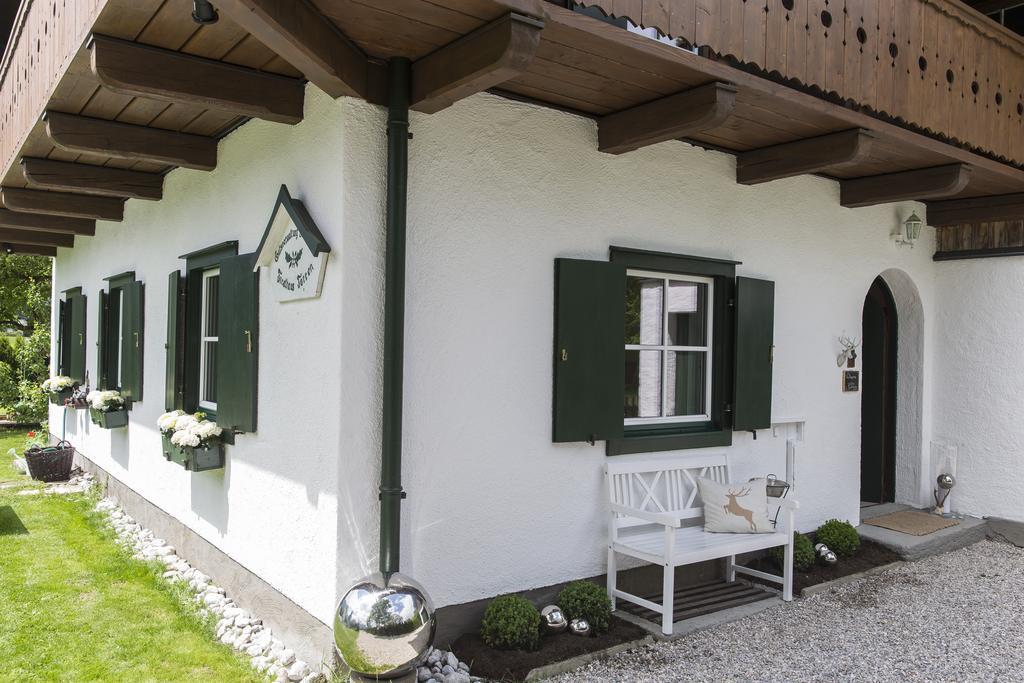 Forest Chalet, 15 Min To Salzburg Olt Town, And Most Beautiful Lakes, Secluded Location, 1,000 Sqm Garden, Mountainview, Panorama Sauna, Bath Whirlpool, Bbq&Bikes&Sunbeds For Free, Up To 10 P Голлінг-ан-дер-Зальцах Екстер'єр фото