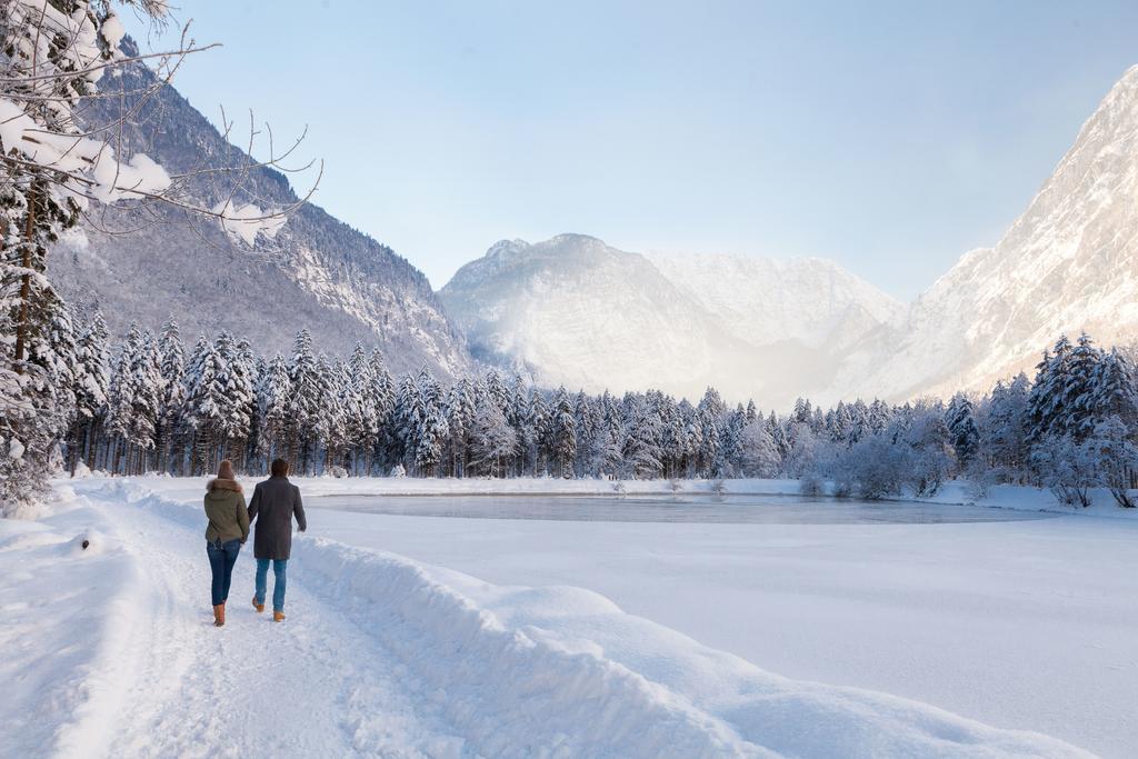 Forest Chalet, 15 Min To Salzburg Olt Town, And Most Beautiful Lakes, Secluded Location, 1,000 Sqm Garden, Mountainview, Panorama Sauna, Bath Whirlpool, Bbq&Bikes&Sunbeds For Free, Up To 10 P Голлінг-ан-дер-Зальцах Екстер'єр фото